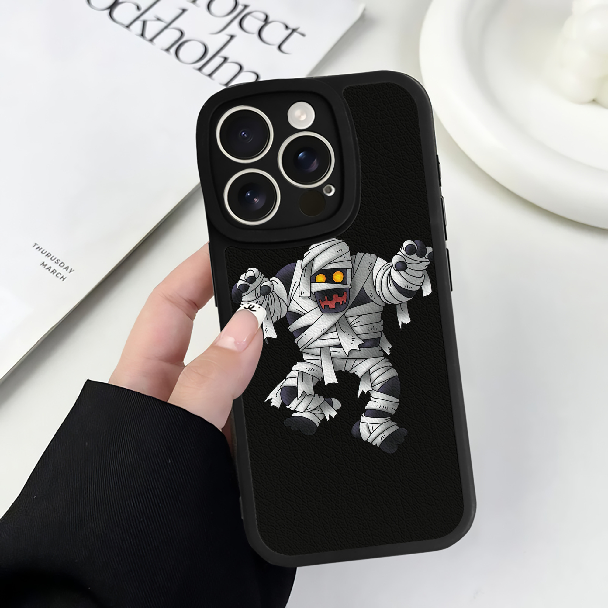 （画像用） ドラゴンクエスト Doragon Kuesuto Dragon Quest 【iPhone 16シリーズ対応】シリコンスマホケース（レザー調） 材質：シリコン